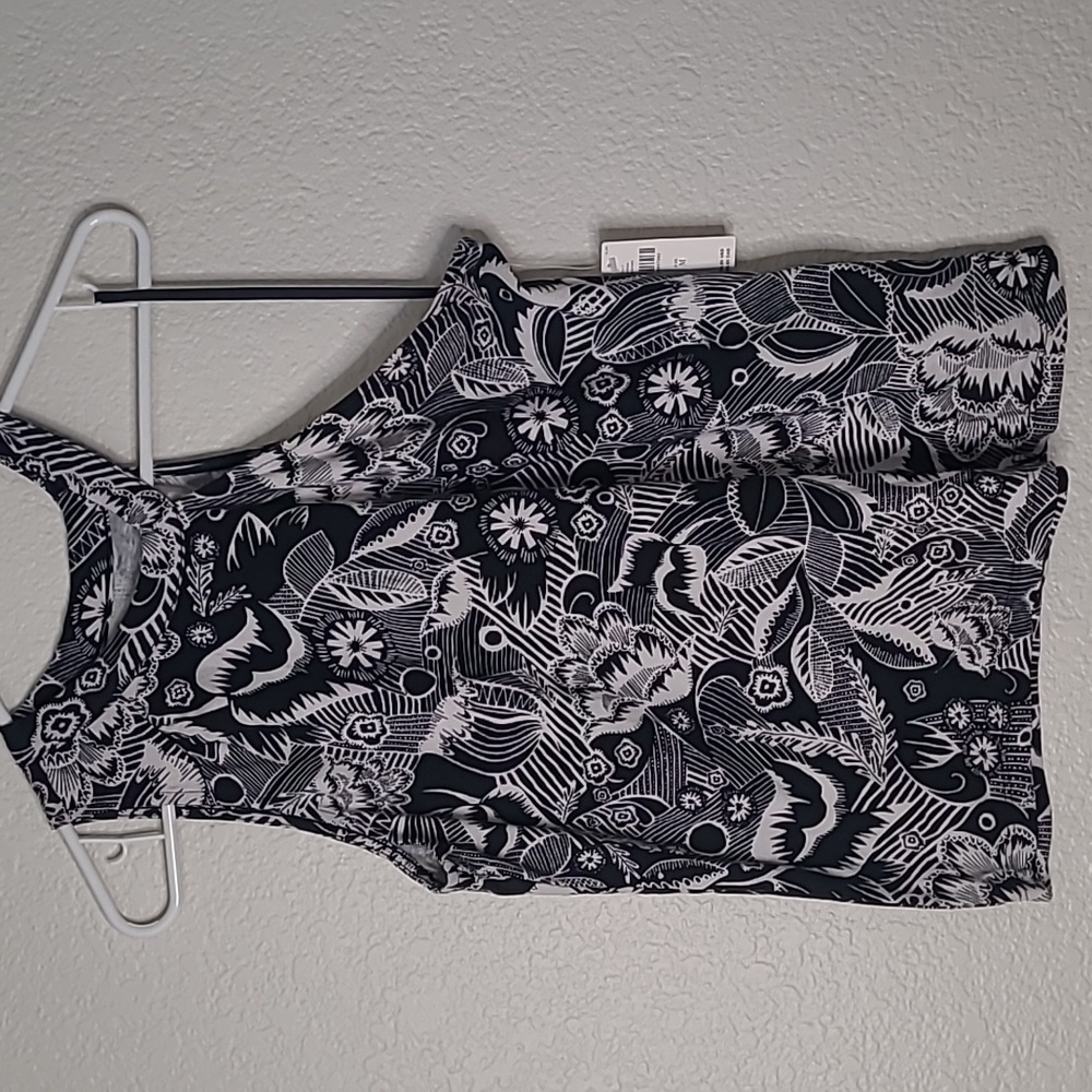 Anthropologie Asymmetrical Cutout Tank size M NWT - Picture 4 of 8